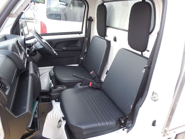 DAIHATSU HIJET truck 2025