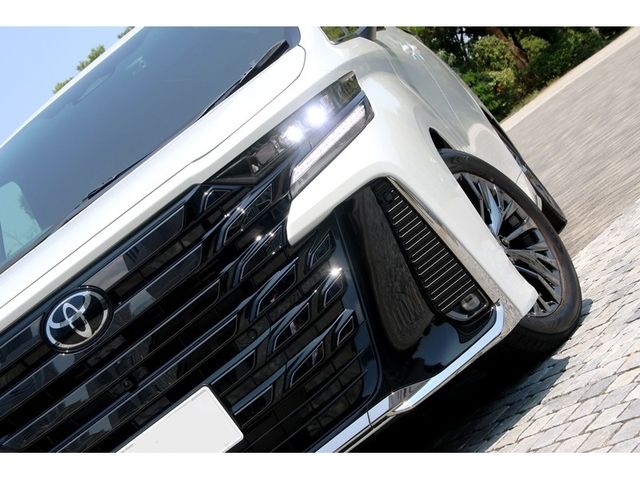 TOYOTA VELLFIRE 2025