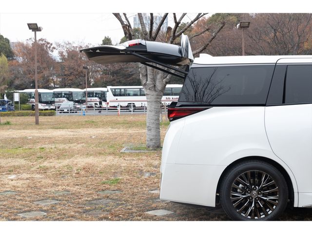 TOYOTA VELLFIRE 2025