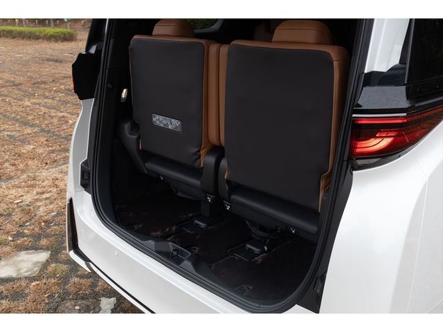 TOYOTA VELLFIRE 2025