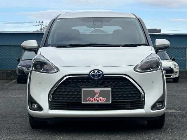 TOYOTA SIENTA HYBRID 2021
