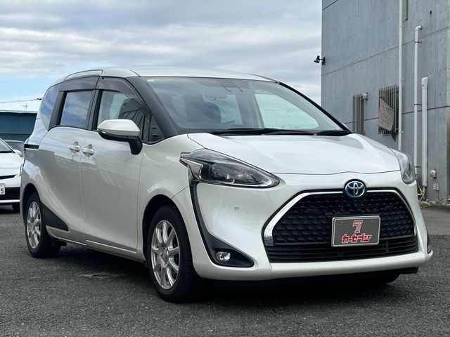 TOYOTA SIENTA HYBRID 2021