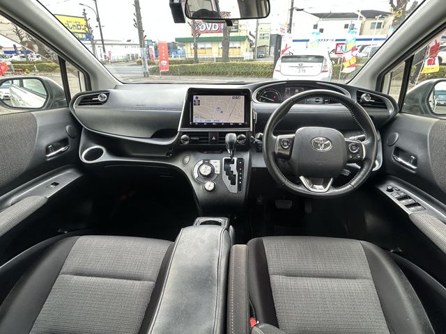 TOYOTA SIENTA HYBRID 2021