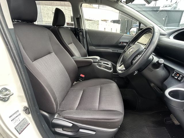 TOYOTA SIENTA HYBRID 2021