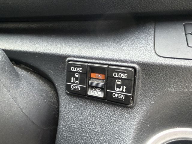 TOYOTA SIENTA HYBRID 2021