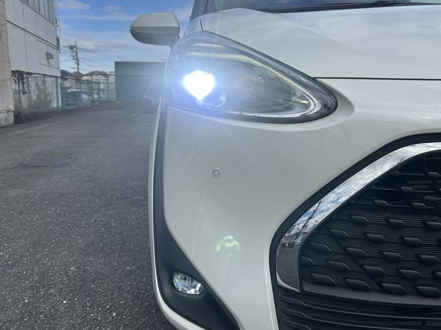 TOYOTA SIENTA HYBRID 2021