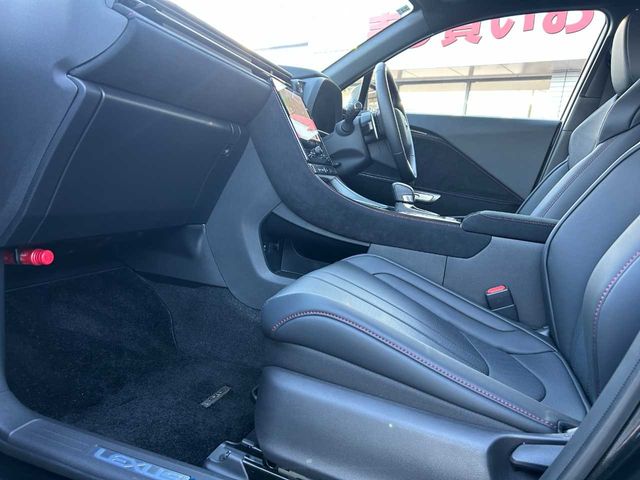 TOYOTA LEXUS LBX 2024