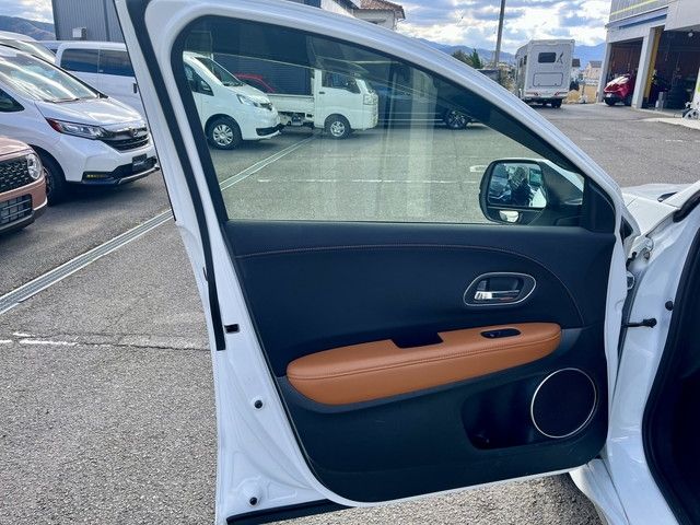 HONDA VEZEL HYBRID 2016