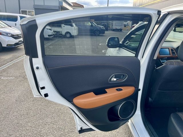 HONDA VEZEL HYBRID 2016