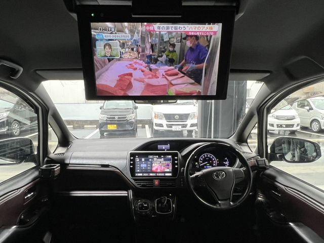 TOYOTA ESQUIRE HYBRID 2018