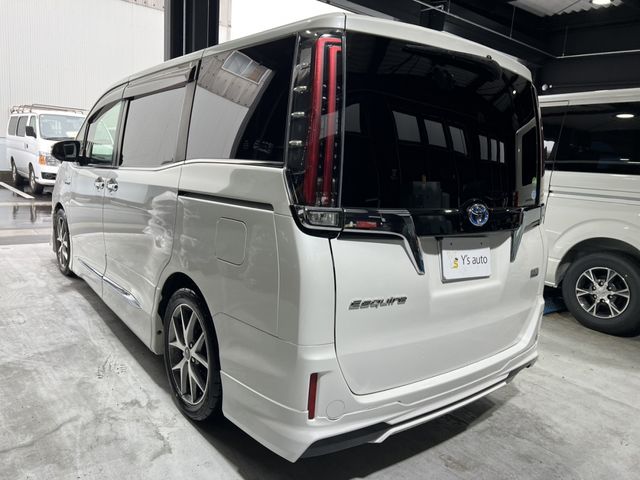 TOYOTA ESQUIRE HYBRID 2018