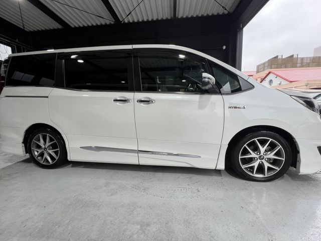 TOYOTA ESQUIRE HYBRID 2018