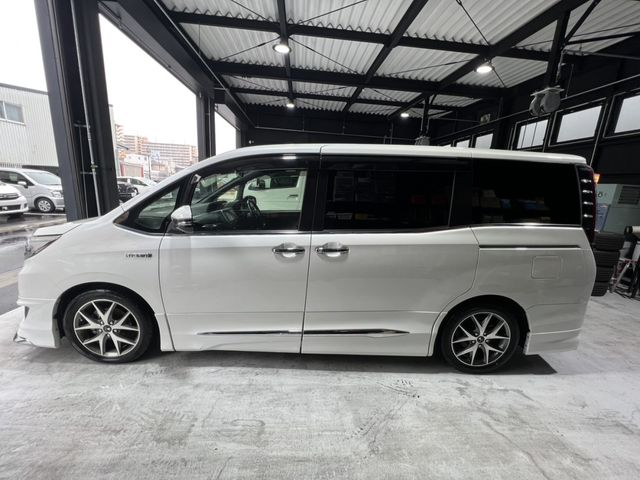 TOYOTA ESQUIRE HYBRID 2018