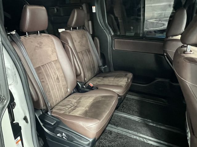 TOYOTA ESQUIRE HYBRID 2018