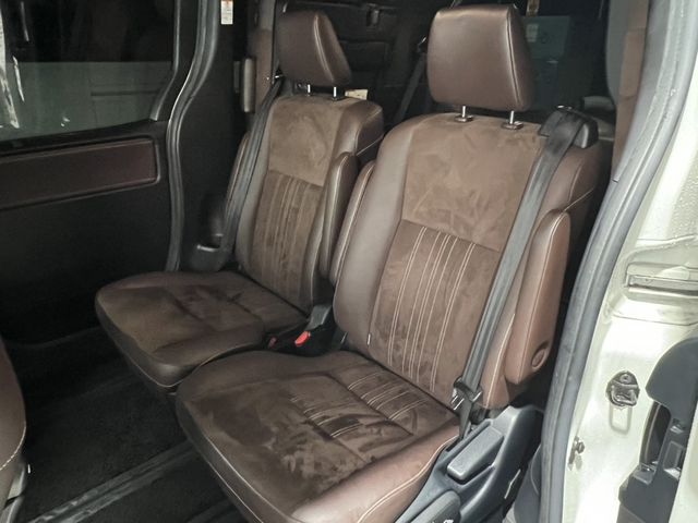 TOYOTA ESQUIRE HYBRID 2018