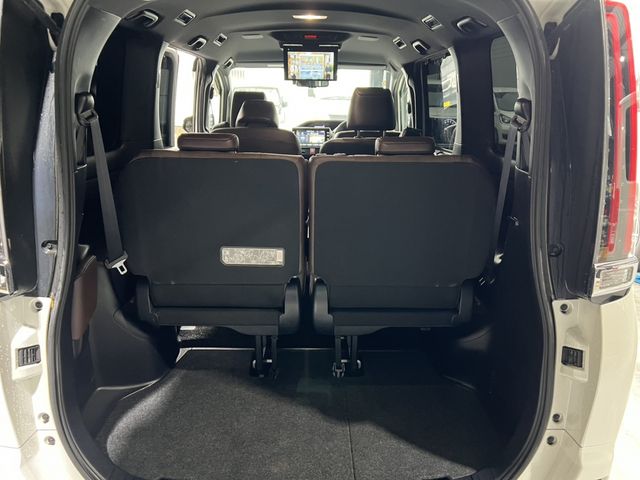 TOYOTA ESQUIRE HYBRID 2018