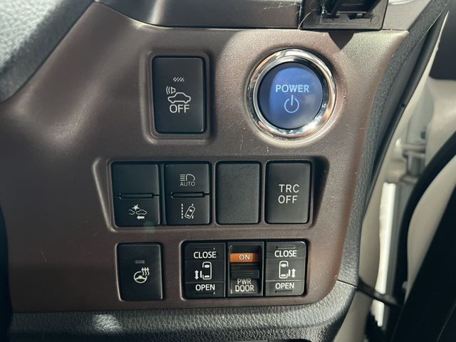 TOYOTA ESQUIRE HYBRID 2018