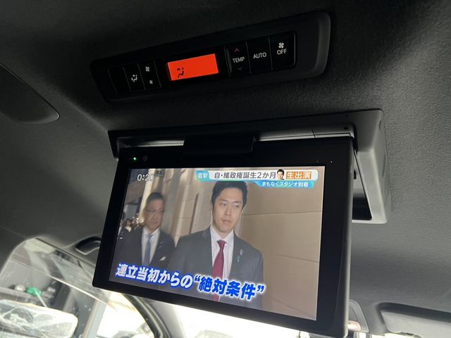 TOYOTA ESQUIRE HYBRID 2018