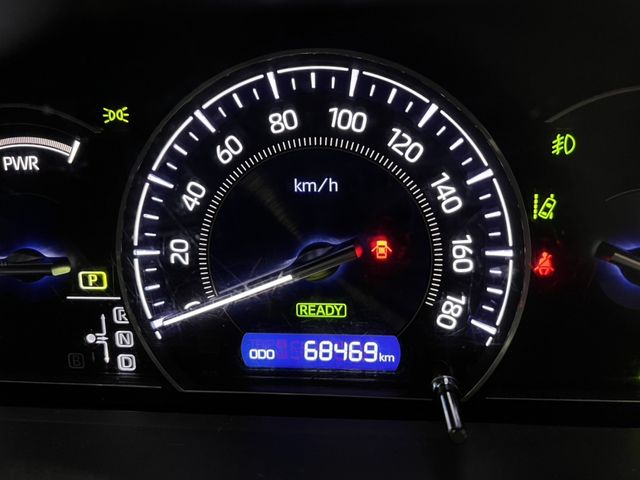 TOYOTA ESQUIRE HYBRID 2018