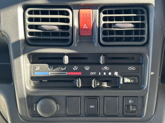 NISSAN NT100 CLIPPER 2019