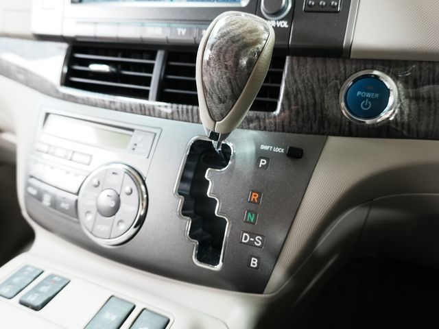 TOYOTA ESTIMA HYBRID 4WD 2010