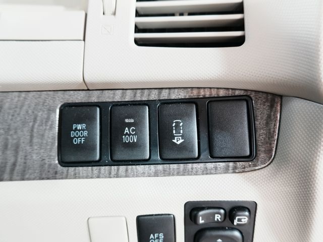 TOYOTA ESTIMA HYBRID 4WD 2010