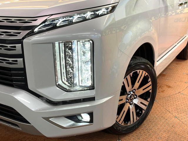 MITSUBISHI DELICA D:5 4WD 2024