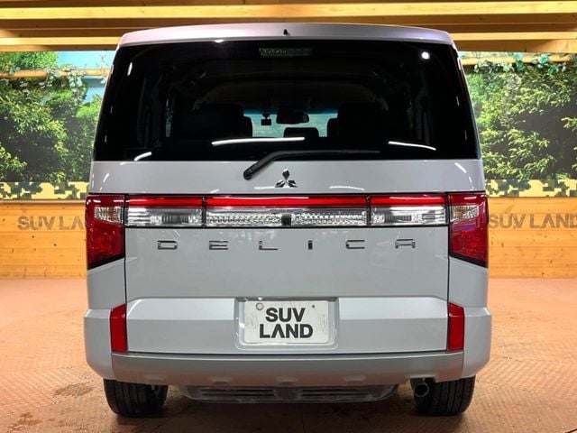 MITSUBISHI DELICA D:5 4WD 2024