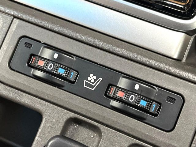 TOYOTA LANDCRUISER PRADO 2023