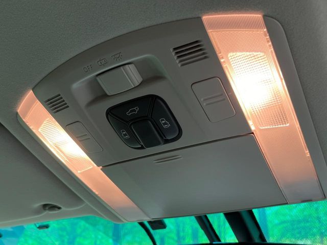 TOYOTA VELLFIRE 2014