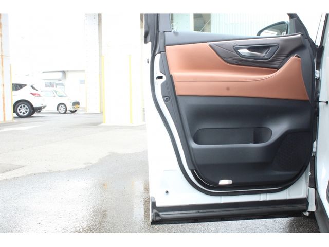 TOYOTA VELLFIRE 4WD 2024