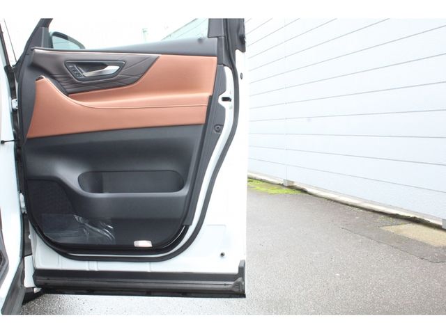 TOYOTA VELLFIRE 4WD 2024