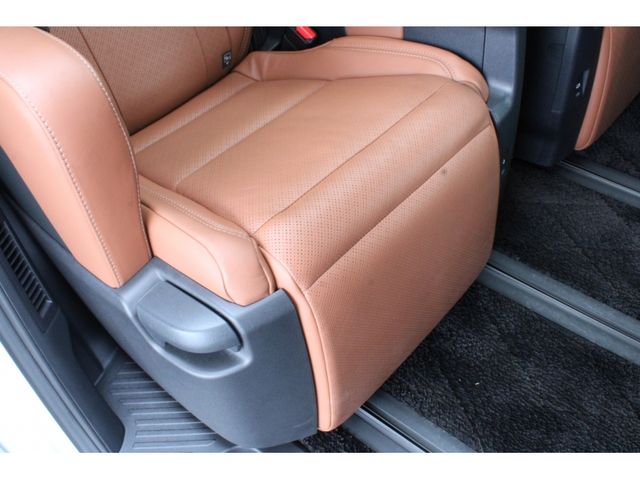 TOYOTA VELLFIRE 4WD 2024