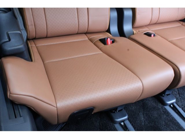 TOYOTA VELLFIRE 4WD 2024