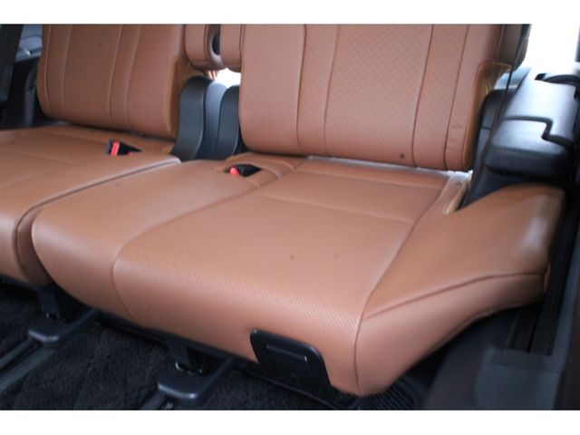 TOYOTA VELLFIRE 4WD 2024