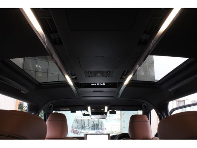 TOYOTA VELLFIRE 4WD 2024