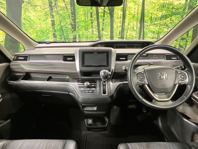 HONDA FREED plus 4WD 2017