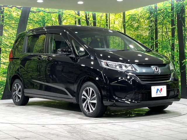 HONDA FREED plus 4WD 2017