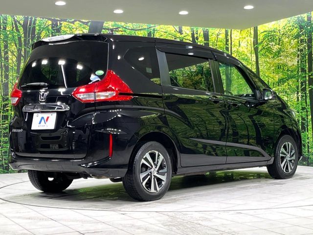 HONDA FREED plus 4WD 2017