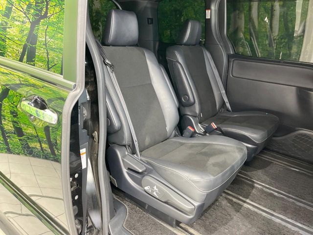 TOYOTA NOAH HYBRID 2021