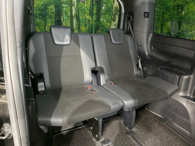 TOYOTA NOAH HYBRID 2021