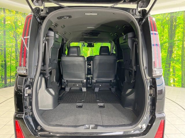 TOYOTA NOAH HYBRID 2021