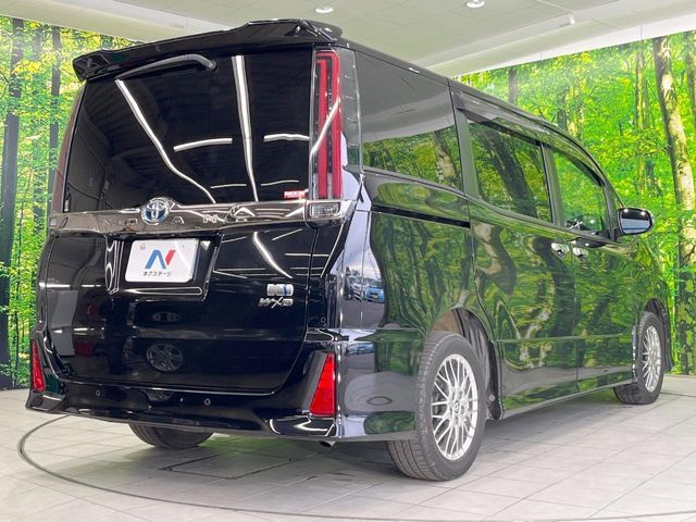 TOYOTA NOAH HYBRID 2021