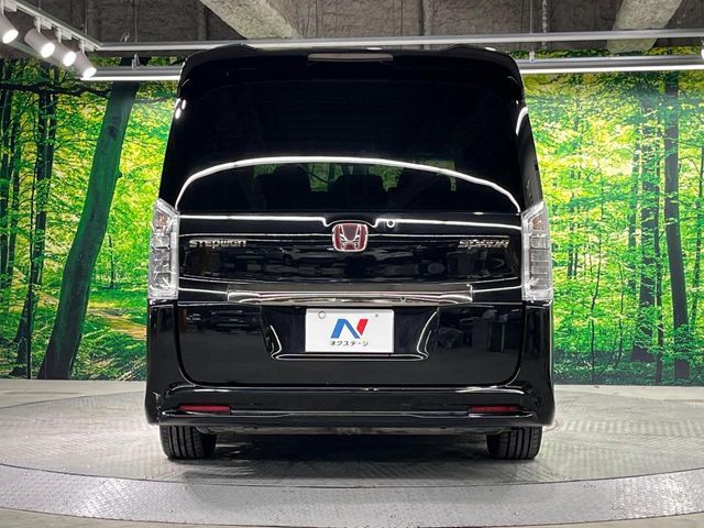 HONDA STEPWAGON SPADA 2012