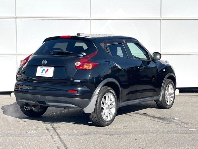 NISSAN JUKE 2012