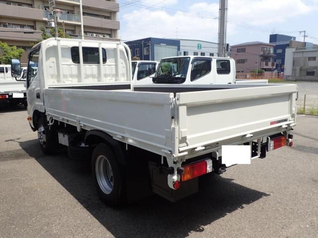 HINO DUTRO 2025