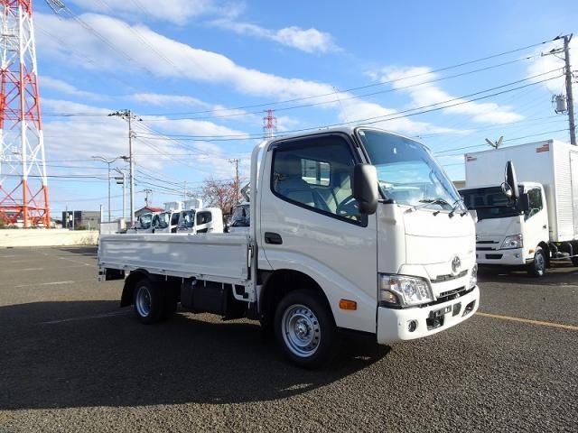 TOYOTA DYNA 2025