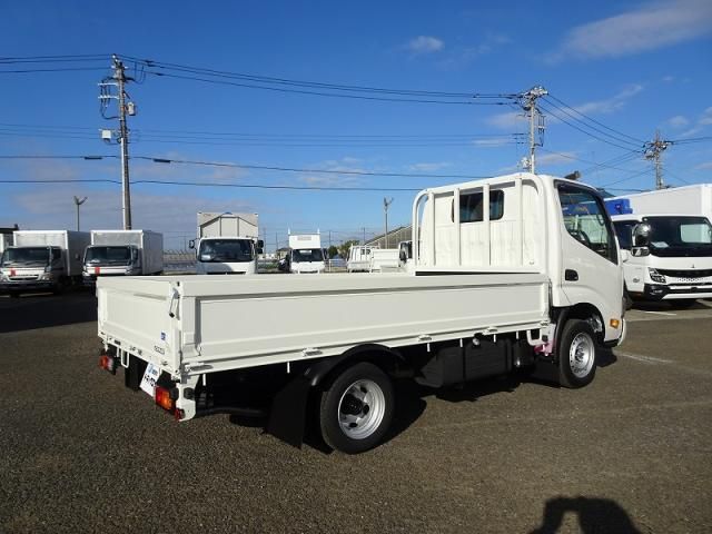 TOYOTA DYNA 2025