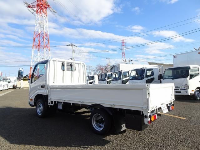 TOYOTA DYNA 2025