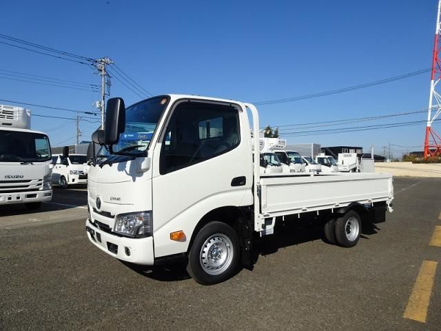 TOYOTA DYNA 2025